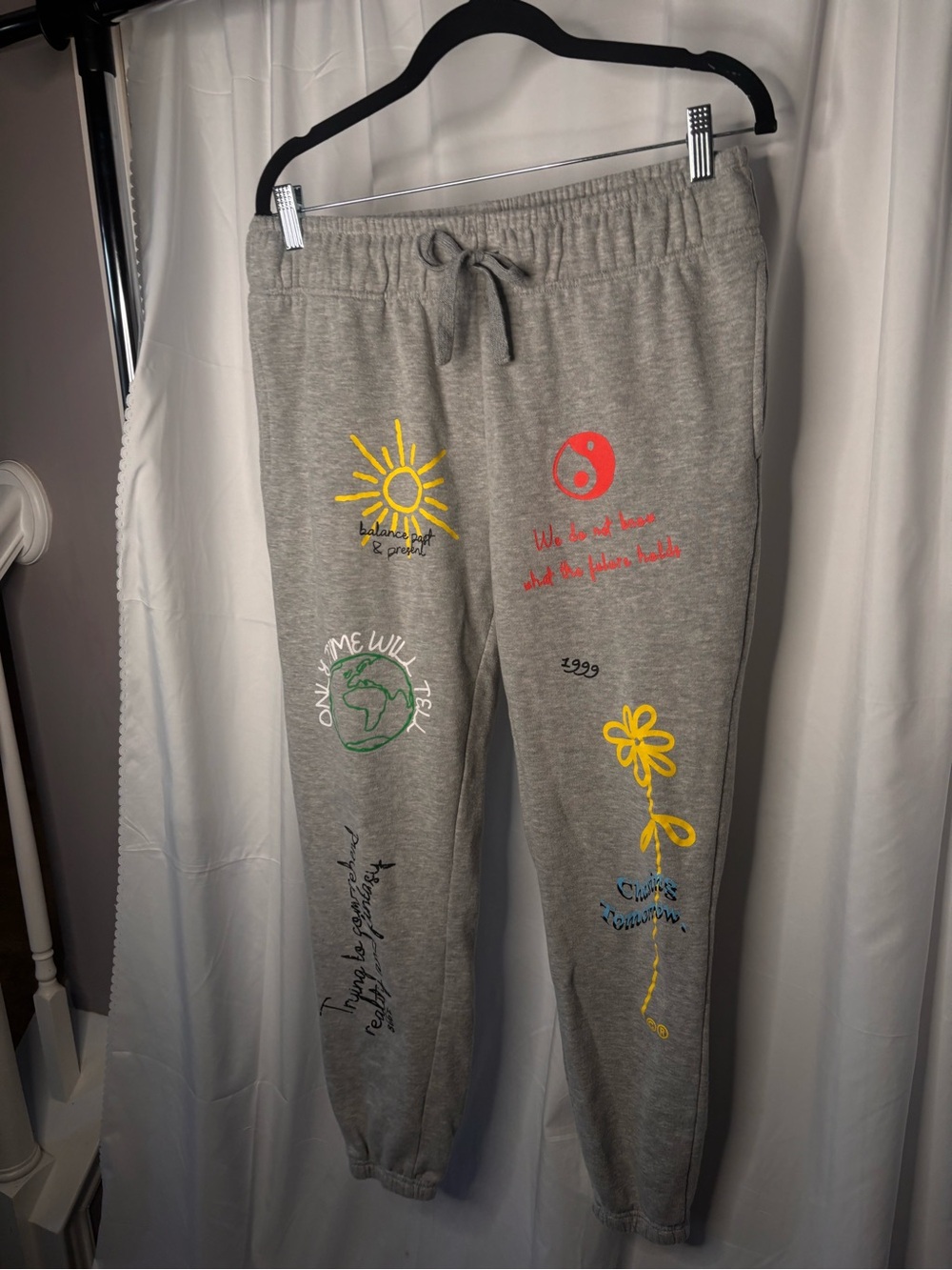 Graphic Embroidered Gray Jogger Sweatpants - Casual Comfort